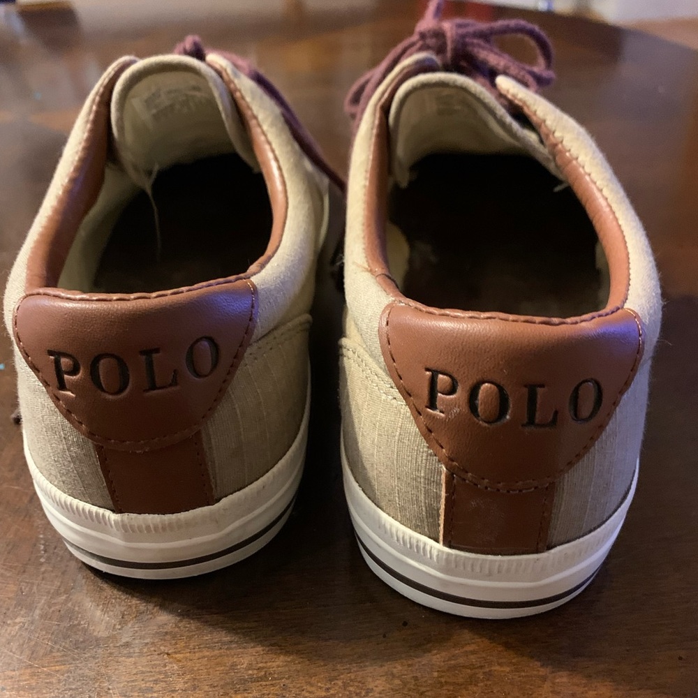 Men used sneaker polo